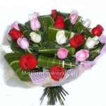 Букет из 11 разноцветных  роз с шоколадом в подарок!!!